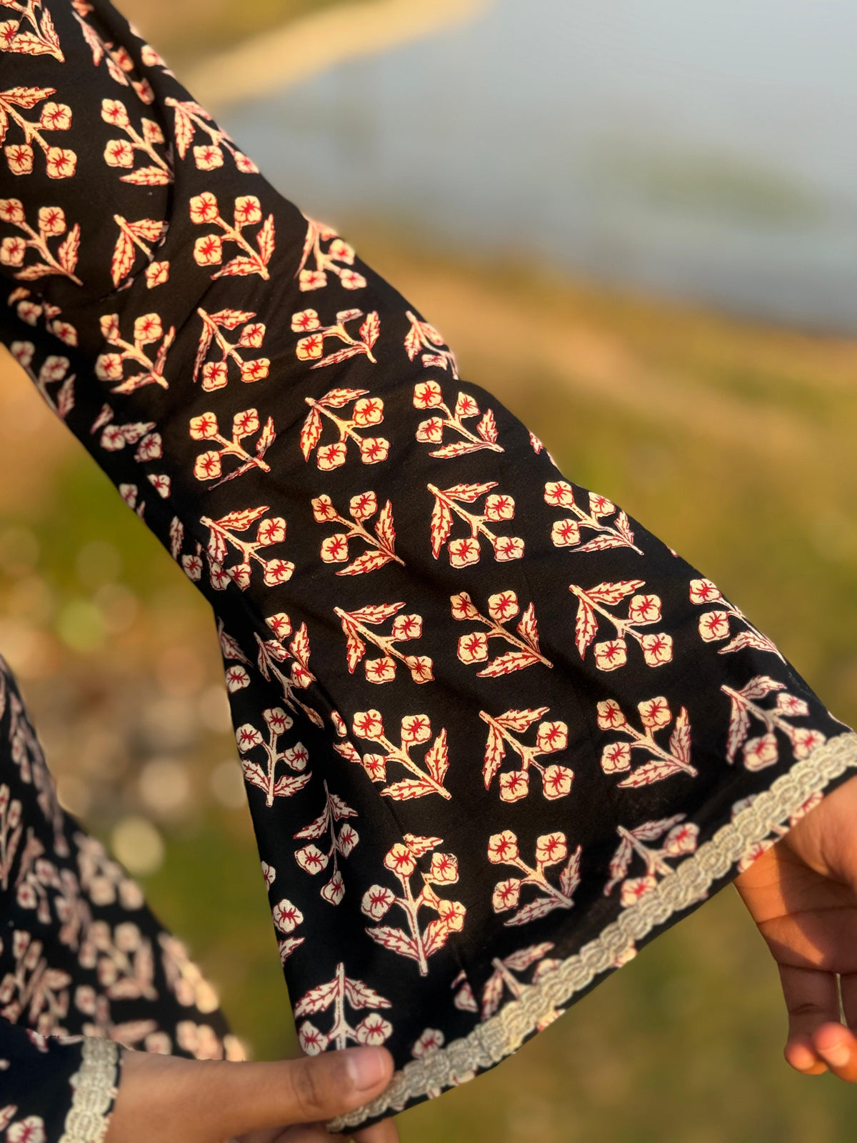 Bell sleeve V-neck short kurti for women